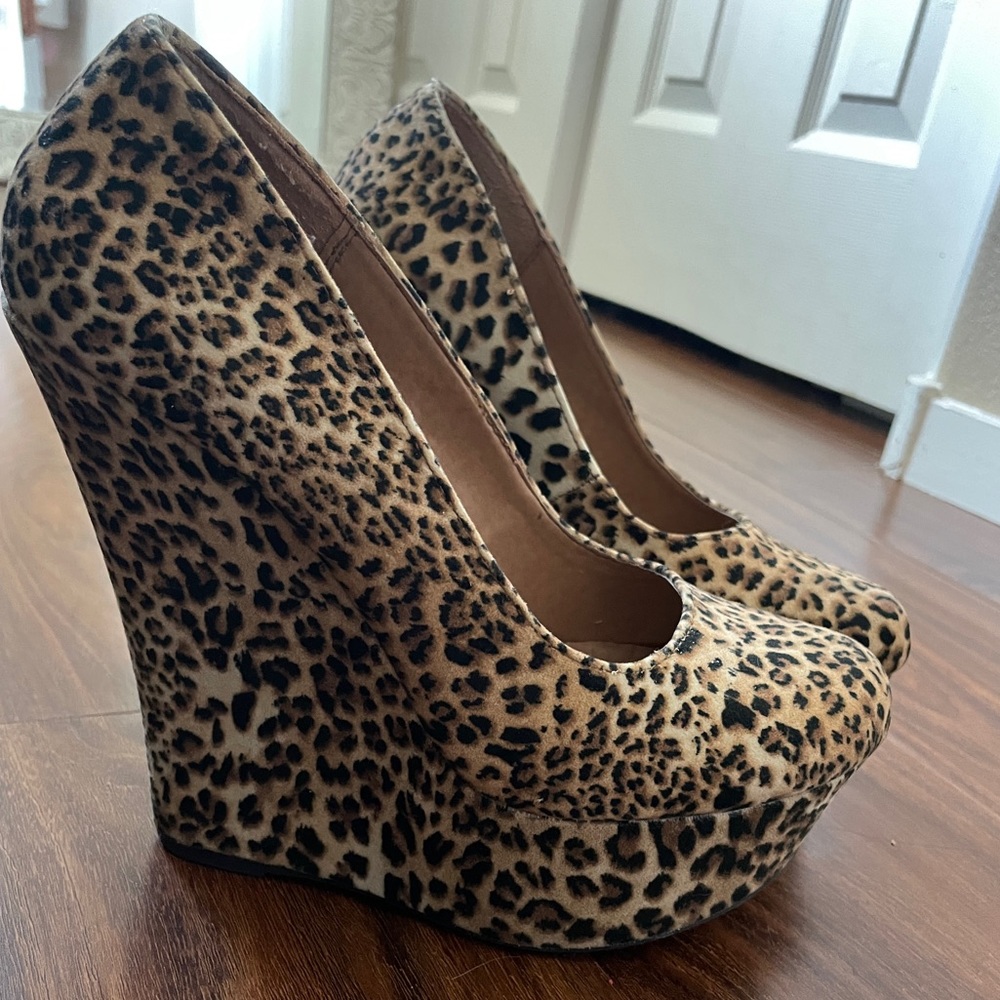 Leopard print wedges